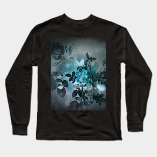 Elegant floral design with butterflies Long Sleeve T-Shirt